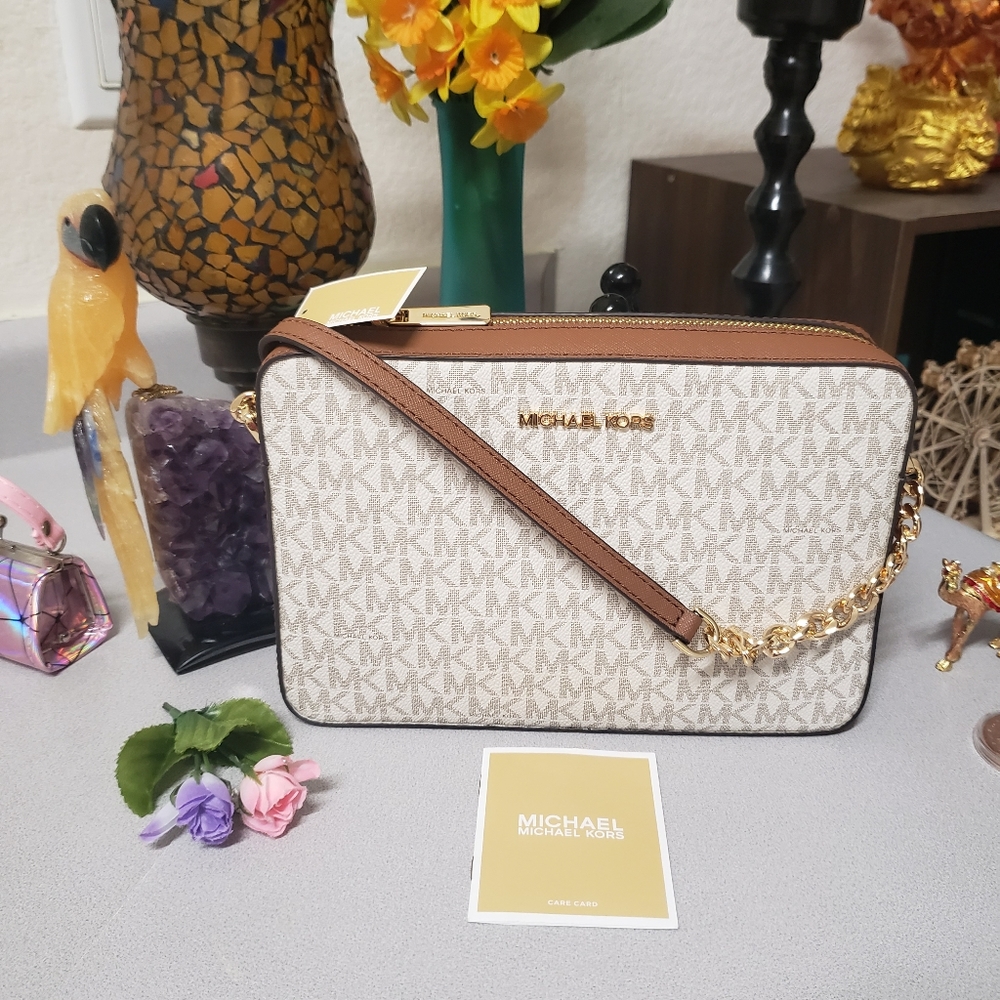 NWT Michael Kors Jet Set EW Crossbody bag